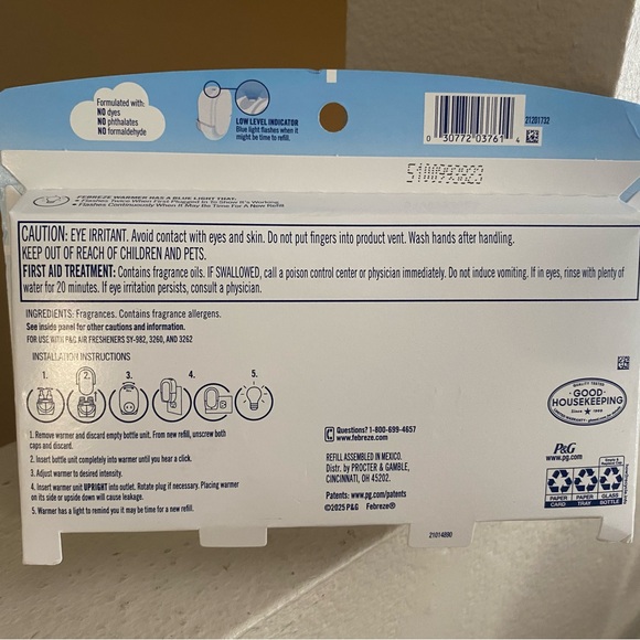 Febreze 3 Plug In Refills.Baked Cinnamon Apple.New/Sealed.Limited Edition. - Picture 2 of 4